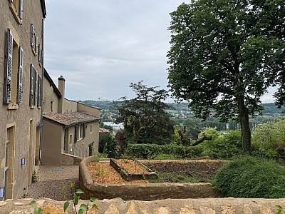 APPARTEMENT T3 A LOUER - ALBIGNY SUR SAONE - 76.25 m2 - 1650€ charges comprises par mois