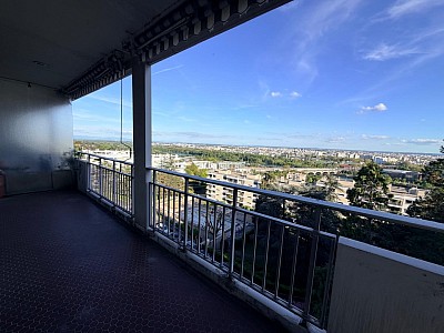 APPARTEMENT T3 A LOUER - CALUIRE ET CUIRE Montessuy-Est - 82.9 m2 - 1 440 € charges comprises par mois