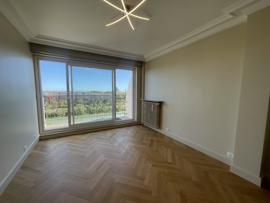 APPARTEMENT T3 A LOUER - CALUIRE ET CUIRE Saint-Clair - 64.6 m2 - 1 235 &euro; charges comprises par mois