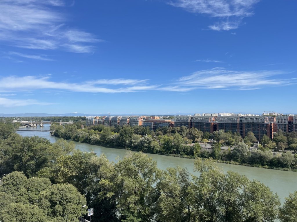 APPARTEMENT T3 A LOUER - CALUIRE ET CUIRE Saint-Clair - 64.6 m2 - 1 235 &euro; charges comprises par mois