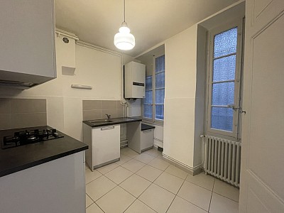APPARTEMENT T3 A LOUER - LYON 1ER ARRONDISSEMENT Griffon-Royale - 122 m2 - 1 606 &euro; charges comprises par mois