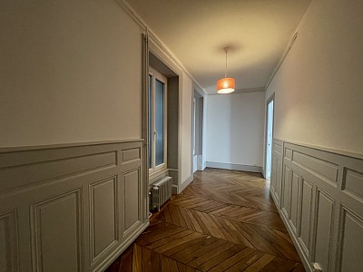 APPARTEMENT T3 A LOUER - LYON 1ER ARRONDISSEMENT Griffon-Royale - 122 m2 - 1 606 &euro; charges comprises par mois