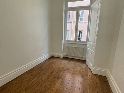 APPARTEMENT T3 A LOUER - LYON 1ER ARRONDISSEMENT Annonciade-Saint-Benoit - 61.36 m2 - 1 027 € charges comprises par mois