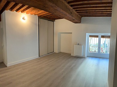 APPARTEMENT T3 A LOUER - LYON 1ER ARRONDISSEMENT Annonciade-Saint-Benoit - 82.72 m2 - 1168,48€ charges comprises par mois