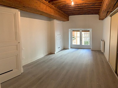 APPARTEMENT T3 A LOUER - LYON 1ER ARRONDISSEMENT Annonciade-Saint-Benoit - 82.72 m2 - 1168,48€ charges comprises par mois