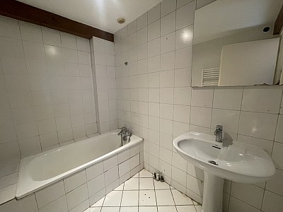 APPARTEMENT T3 A LOUER - LYON 1ER ARRONDISSEMENT Annonciade-Saint-Benoit - 82.72 m2 - 1168,48€ charges comprises par mois