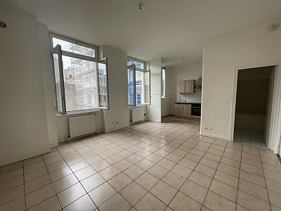 APPARTEMENT T3 A LOUER - LYON 1ER ARRONDISSEMENT Annonciade-Saint-Benoit - 61.37 m2 - 935€ charges comprises par mois