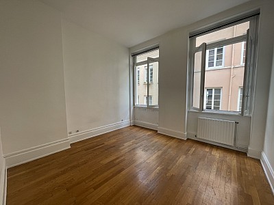 APPARTEMENT T3 A LOUER - LYON 1ER ARRONDISSEMENT Annonciade-Saint-Benoit - 61.37 m2 - 935€ charges comprises par mois