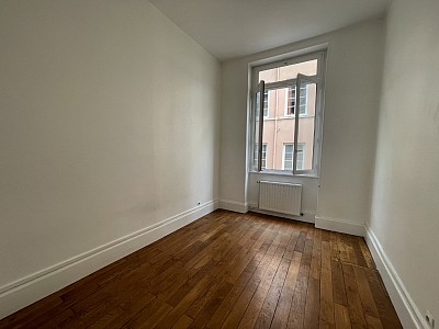 APPARTEMENT T3 A LOUER - LYON 1ER ARRONDISSEMENT Annonciade-Saint-Benoit - 61.37 m2 - 935€ charges comprises par mois