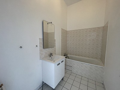APPARTEMENT T3 A LOUER - LYON 1ER ARRONDISSEMENT Annonciade-Saint-Benoit - 61.37 m2 - 935€ charges comprises par mois