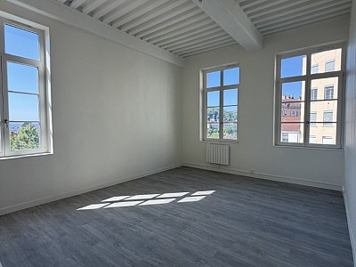APPARTEMENT T3 A LOUER - LYON 1ER ARRONDISSEMENT Annonciade-Saint-Benoit - 67.23 m2 - 1 450 &euro; charges comprises par mois