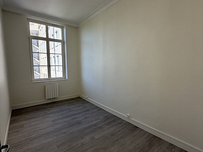 APPARTEMENT T3 A LOUER - LYON 1ER ARRONDISSEMENT Annonciade-Saint-Benoit - 67.23 m2 - 1 450 &euro; charges comprises par mois
