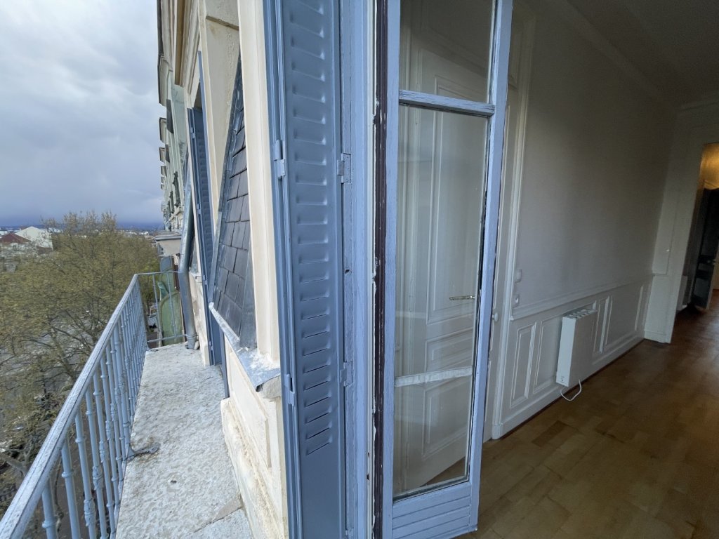 APPARTEMENT T3 A LOUER - LYON 4EME ARRONDISSEMENT Mairie-Tabareau - 82.07 m2 - 1 303,90 &euro; charges comprises par mois