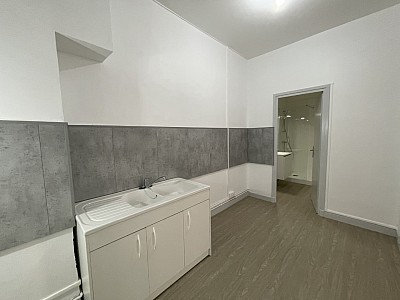 APPARTEMENT T3 A LOUER - LYON 4EME ARRONDISSEMENT Place Croix Rousse-Austerlitz - 67.51 m2 - 1027€ charges comprises par mois
