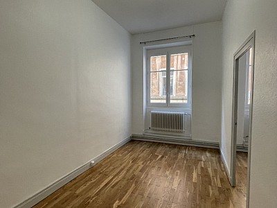 APPARTEMENT T3 A LOUER - LYON 4EME ARRONDISSEMENT Place Croix Rousse-Austerlitz - 67.51 m2 - 1027€ charges comprises par mois