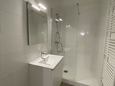 APPARTEMENT T3 A LOUER - LYON 4EME ARRONDISSEMENT Place Croix Rousse-Austerlitz - 67.51 m2 - 1027€ charges comprises par mois