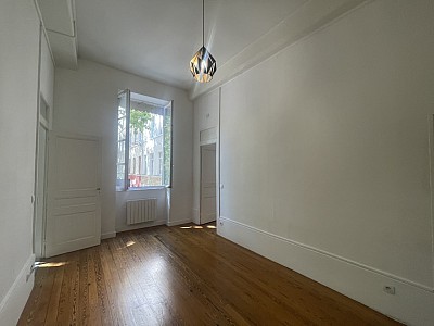 APPARTEMENT T3 A LOUER - LYON 4EME ARRONDISSEMENT Grande Rue-Bertone - 61.01 m2 - 846 € charges comprises par mois