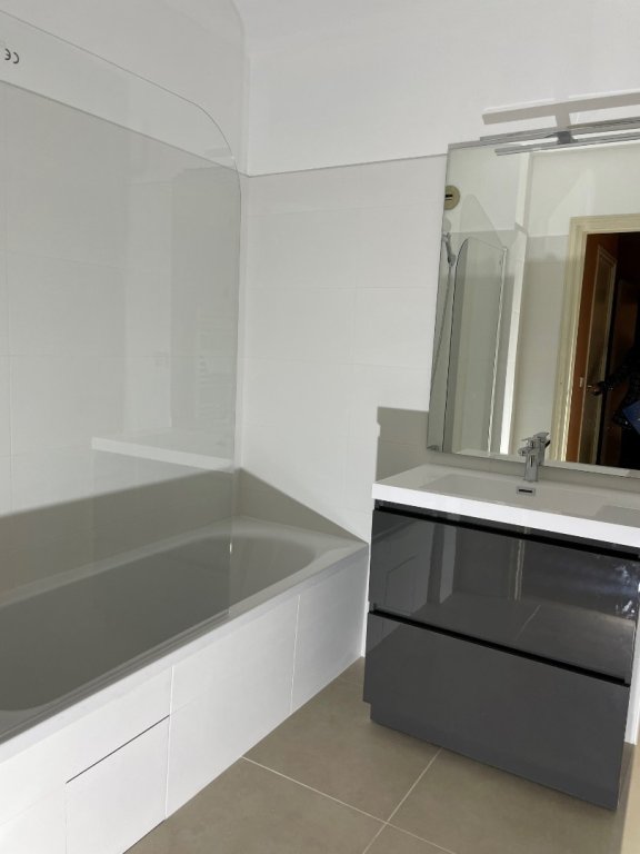 APPARTEMENT T3 A LOUER - LYON 4EME ARRONDISSEMENT Flammarion Bony - 76.5 m2 - 1�290�&euro; charges comprises par mois