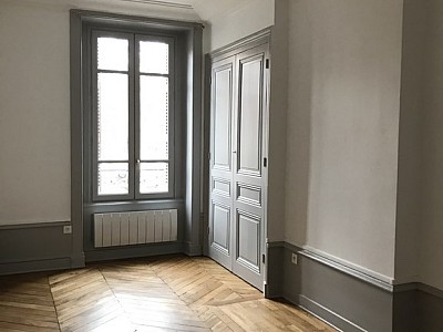 APPARTEMENT T3 A LOUER - LYON 4EME ARRONDISSEMENT Mairie-Tabareau - 86.51 m2 - 1355,70€ charges comprises par mois