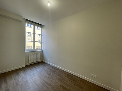 APPARTEMENT T3 A LOUER - LYON 4EME ARRONDISSEMENT Place Croix Rousse-Austerlitz - 68.1 m2 - 1�250�&euro; charges comprises par mois