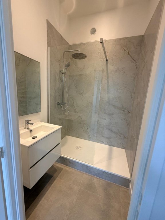 APPARTEMENT T3 A LOUER - LYON 4EME ARRONDISSEMENT Cdt Arnaud-Dumont d Urville - 49.72 m2 - 868,27 &euro; charges comprises par mois