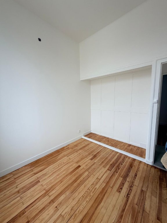 APPARTEMENT T3 A LOUER - LYON 4EME ARRONDISSEMENT Cdt Arnaud-Dumont d Urville - 49.72 m2 - 868,27 &euro; charges comprises par mois