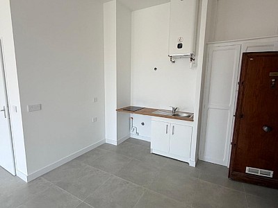 APPARTEMENT T3 A LOUER - LYON 4EME ARRONDISSEMENT Cdt Arnaud-Dumont d Urville - 49.72 m2 - 868,27 € charges comprises par mois