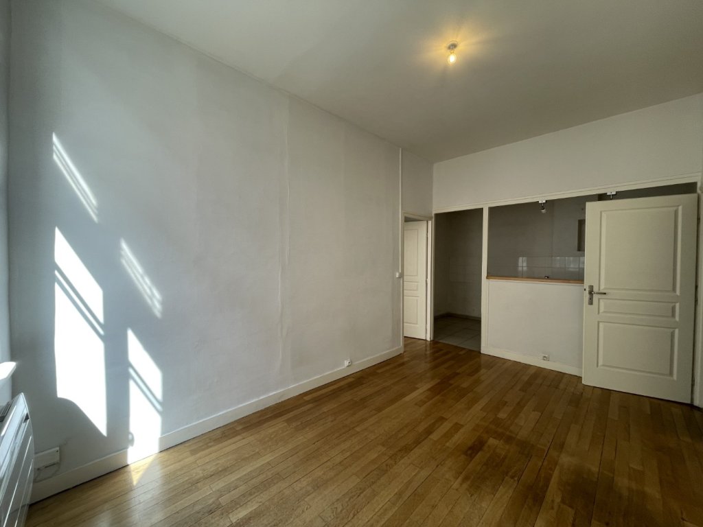 APPARTEMENT T3 A LOUER - LYON 4EME ARRONDISSEMENT Grande Rue-Bertone - 64.02 m2 - 990 &euro; charges comprises par mois