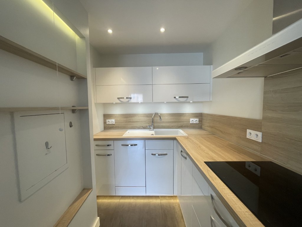 APPARTEMENT T3 A LOUER - LYON 4EME ARRONDISSEMENT Cuire Canuts - 67.55 m2 - 1 435 &euro; charges comprises par mois
