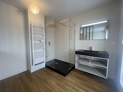 APPARTEMENT T3 A LOUER - LYON 4EME ARRONDISSEMENT Cuire Canuts - 67.55 m2 - 1 435 &euro; charges comprises par mois