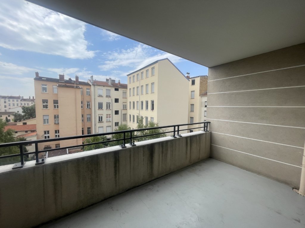 APPARTEMENT T3 A LOUER - LYON 4EME ARRONDISSEMENT Cuire Canuts - 67.55 m2 - 1 435 &euro; charges comprises par mois