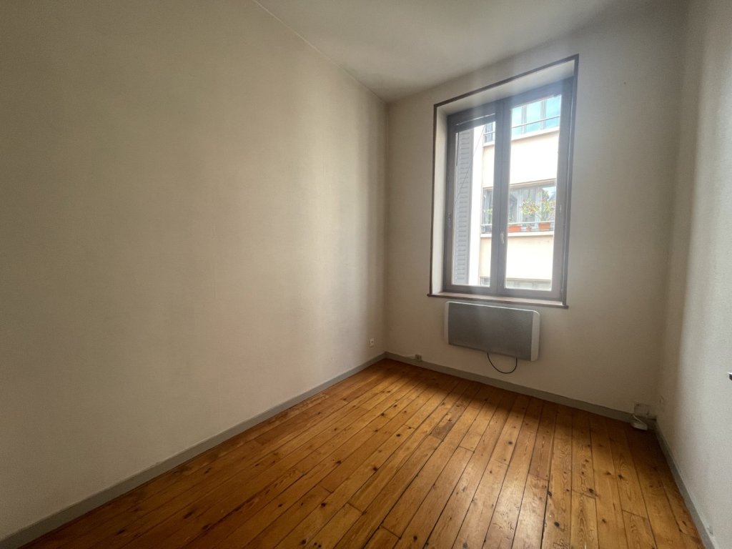 APPARTEMENT T3 A LOUER - LYON 4EME ARRONDISSEMENT Place Croix Rousse-Austerlitz - 46.46 m2 - 689 &euro; charges comprises par mois