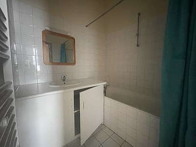 APPARTEMENT T3 A LOUER - LYON 4EME ARRONDISSEMENT Place Croix Rousse-Austerlitz - 46.46 m2 - 689 € charges comprises par mois