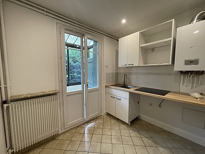APPARTEMENT T3 A LOUER - LYON 4EME ARRONDISSEMENT Saint-Exupery-Popy - 57.9 m2 - 1 045 &euro; charges comprises par mois
