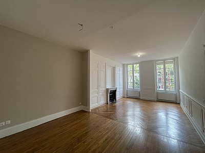 APPARTEMENT T3 A LOUER - LYON 4EME ARRONDISSEMENT Mairie-Tabareau - 80.48 m2 - 1 463 € charges comprises par mois