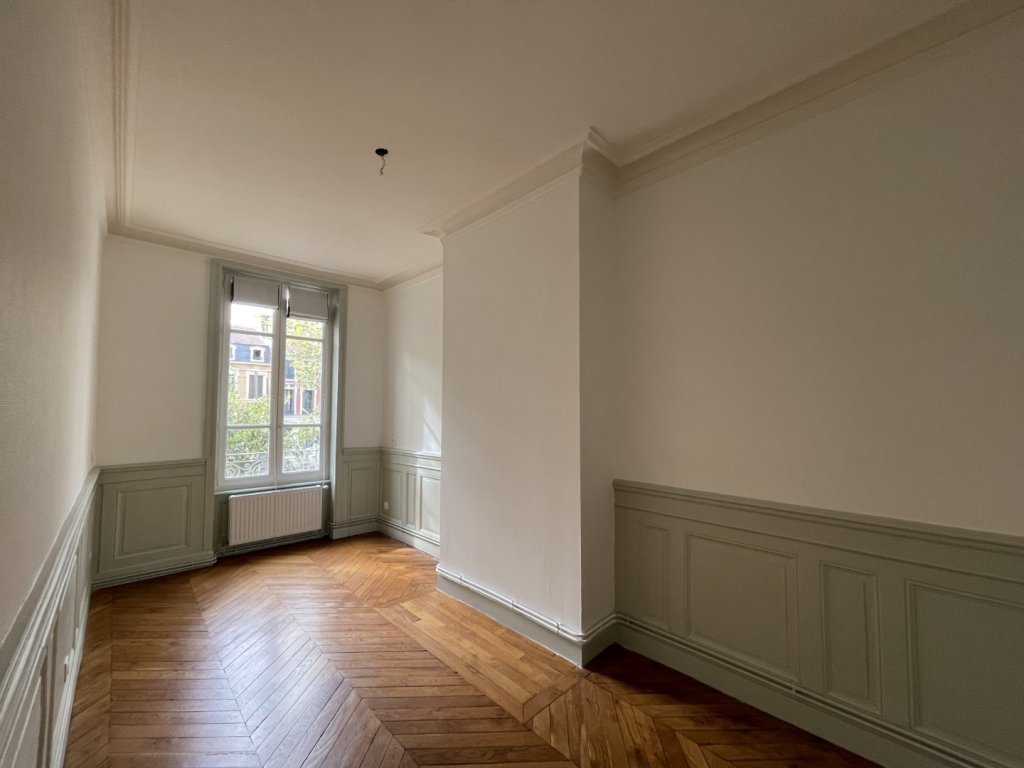 APPARTEMENT T3 A LOUER - LYON 4EME ARRONDISSEMENT Mairie-Tabareau - 80.48 m2 - 1 463 &euro; charges comprises par mois