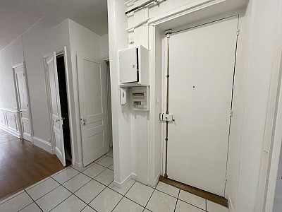 APPARTEMENT T3 A LOUER - LYON 4EME ARRONDISSEMENT Mairie-Tabareau - 80.48 m2 - 1 463 € charges comprises par mois