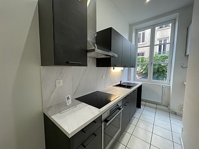 APPARTEMENT T3 A LOUER - LYON 4EME ARRONDISSEMENT Mairie-Tabareau - 80.48 m2 - 1 463 € charges comprises par mois
