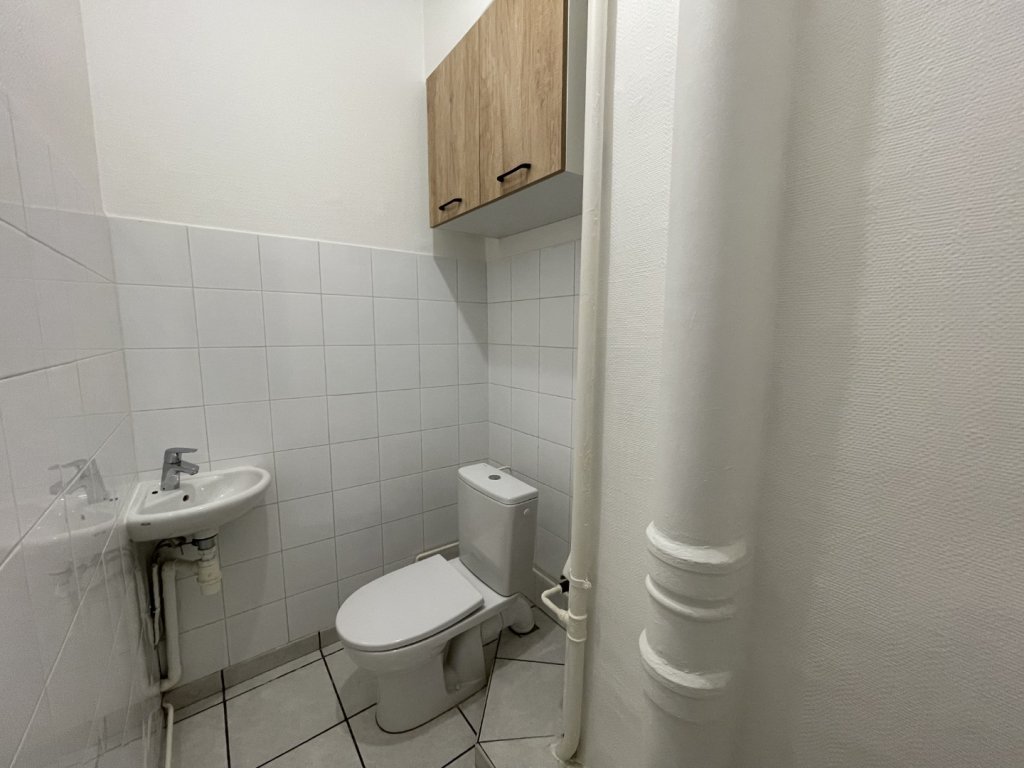 APPARTEMENT T3 A LOUER - LYON 4EME ARRONDISSEMENT Mairie-Tabareau - 80.48 m2 - 1 463 &euro; charges comprises par mois