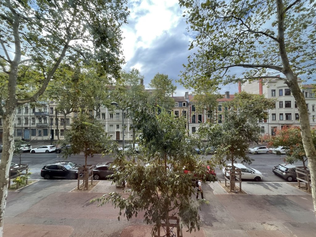 APPARTEMENT T3 A LOUER - LYON 4EME ARRONDISSEMENT Mairie-Tabareau - 80.48 m2 - 1 463 &euro; charges comprises par mois