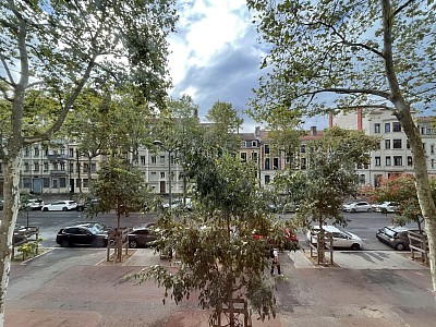 APPARTEMENT T3 A LOUER - LYON 4EME ARRONDISSEMENT Mairie-Tabareau - 80.48 m2 - 1 463 € charges comprises par mois