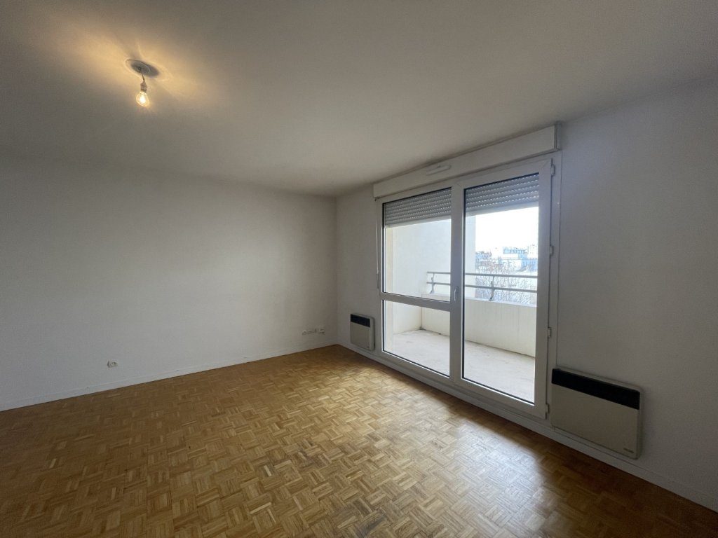 APPARTEMENT T3 A LOUER - LYON 7EME ARRONDISSEMENT Cite-Jardin - 71.35 m2 - 819,65�&euro; charges comprises par mois