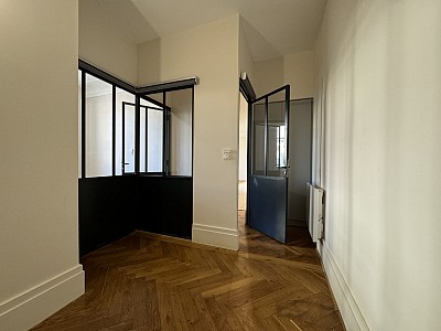 APPARTEMENT T3 A LOUER - LYON 7EME ARRONDISSEMENT Universites - 63.3 m2 - 968€ charges comprises par mois