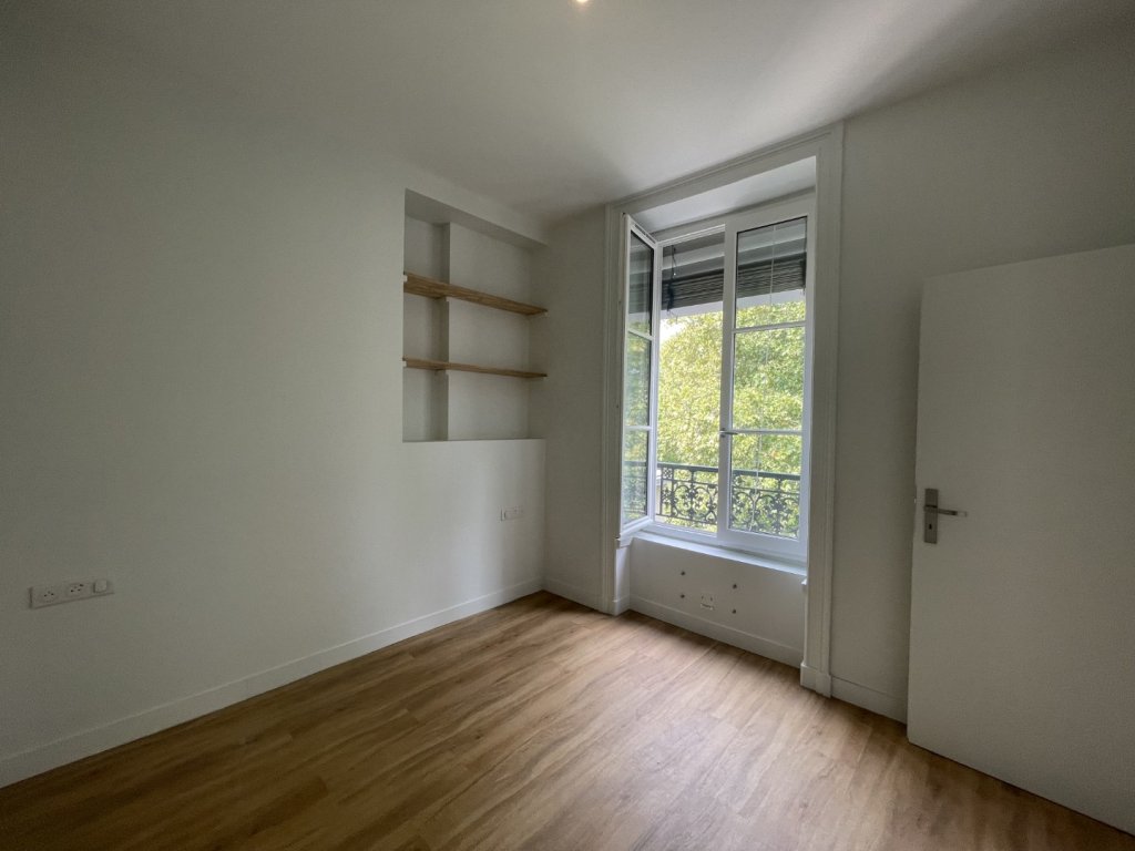 APPARTEMENT T3 A LOUER - LYON 7EME ARRONDISSEMENT Pasteur - 77.86 m2 - 1 380 &euro; charges comprises par mois