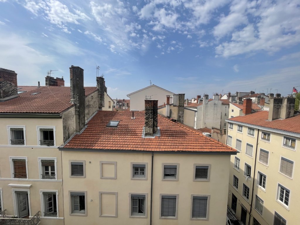 APPARTEMENT T3 A LOUER - LYON 7EME ARRONDISSEMENT Pasteur - 77.86 m2 - 1 380 &euro; charges comprises par mois