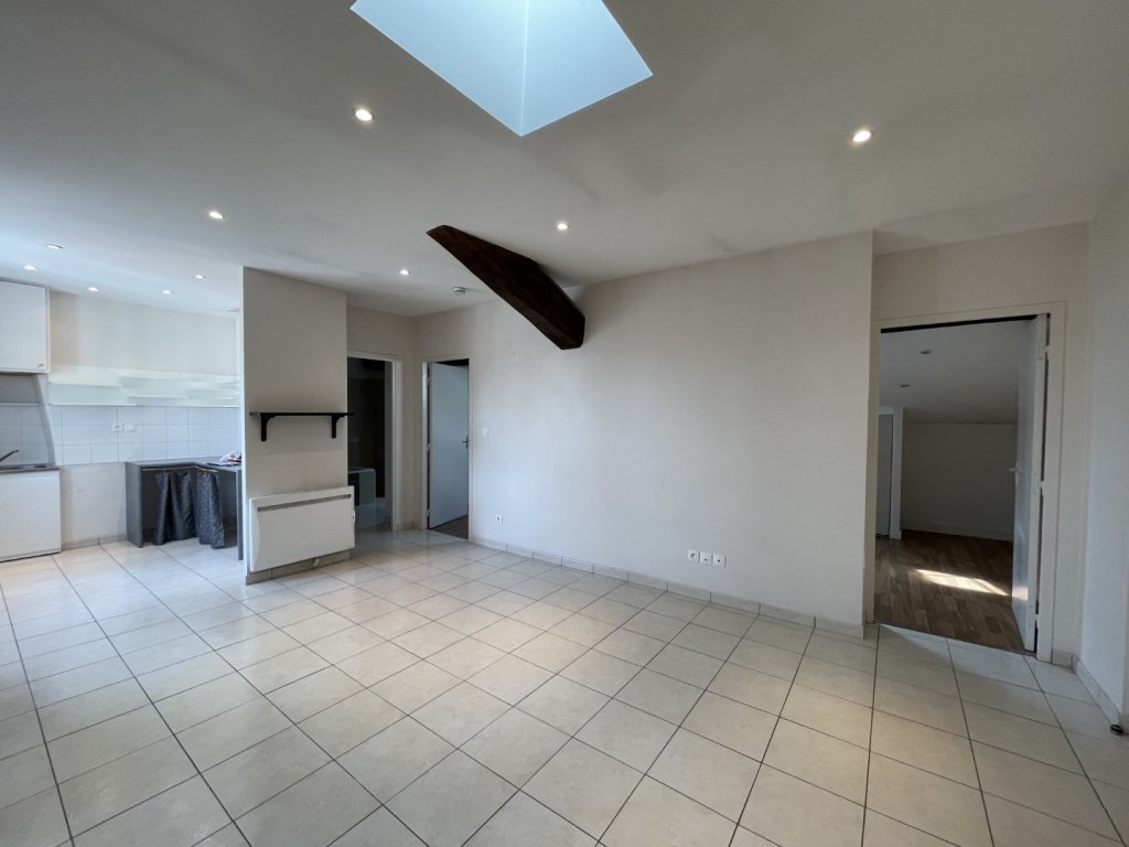 APPARTEMENT T3 A LOUER - LYON 7EME ARRONDISSEMENT Pasteur - 46.7 m2 - 763 &euro; charges comprises par mois