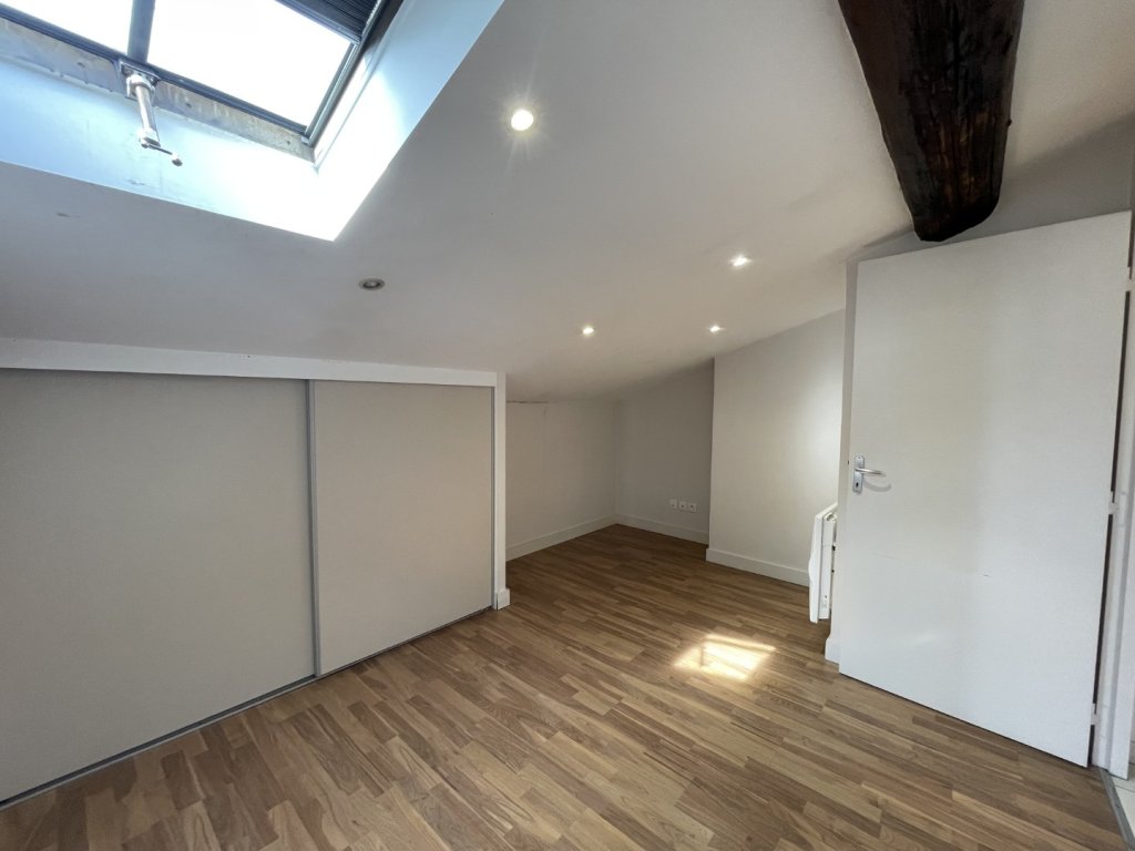 APPARTEMENT T3 A LOUER - LYON 7EME ARRONDISSEMENT Pasteur - 46.7 m2 - 763 &euro; charges comprises par mois