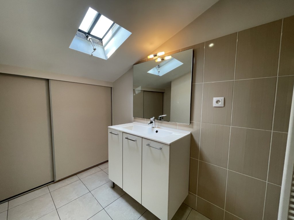 APPARTEMENT T3 A LOUER - LYON 7EME ARRONDISSEMENT Pasteur - 46.7 m2 - 763 &euro; charges comprises par mois