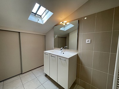 APPARTEMENT T3 A LOUER - LYON 7EME ARRONDISSEMENT Pasteur - 46.7 m2 - 763 &euro; charges comprises par mois