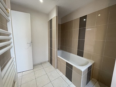 APPARTEMENT T3 A LOUER - LYON 7EME ARRONDISSEMENT Pasteur - 46.7 m2 - 763 &euro; charges comprises par mois